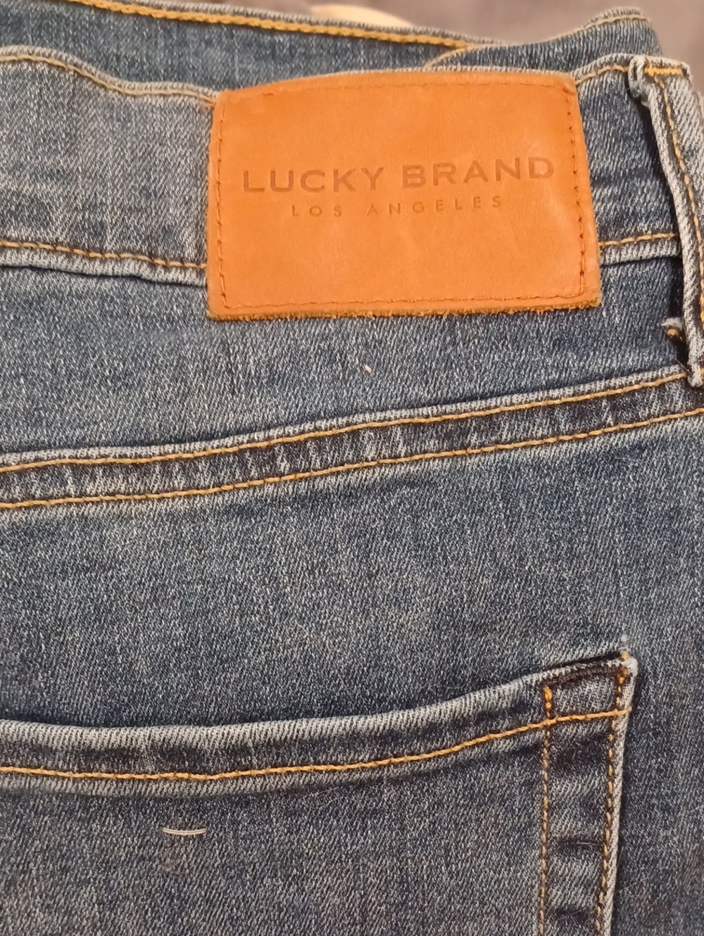 Lucky Brand Men's Straight-Leg Denim Jeans - Medium Blue- 221 Straight